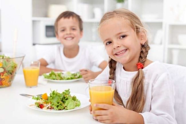 ۹ غذای مقوی برای رشد کودک