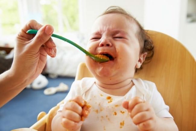 دلیل بهانه گیری کودک در خوردن غذا چیست؟