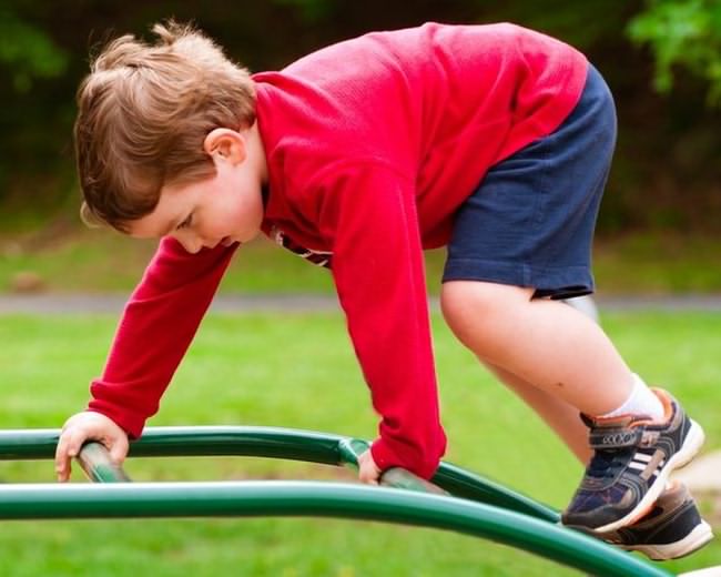 معرفی انواع مهارتهای حرکتی و ۹ روش تقویت آنها در کودک