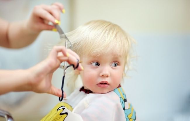 چگونه موی کودکان را در خانه کوتاه کنیم؟ (راهنمای گام‌به‌گام)