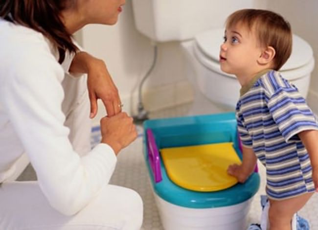 آموزش دستشویی رفتن به کودکان (و نکات مهم)