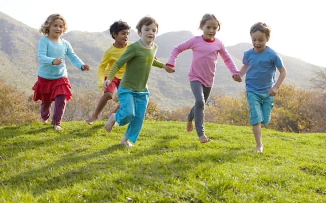 نقش بازی بر رشد مهارت های اجتماعی کودکان