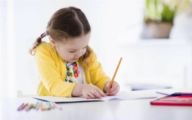 چگونه به افزایش مهارت نوشتن در کودکان کمک کنیم؟