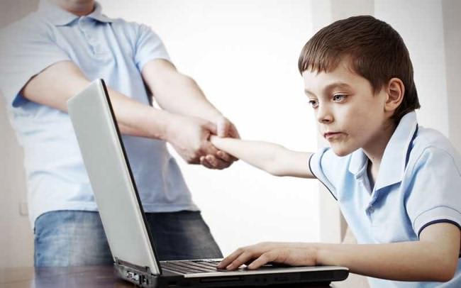 استاندارد مدت زمان بازی با کامپیوتر در کودکان
